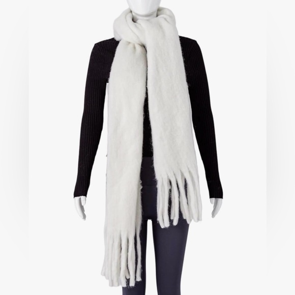 None Accessories - Thick Knit White Scarf Never Worn